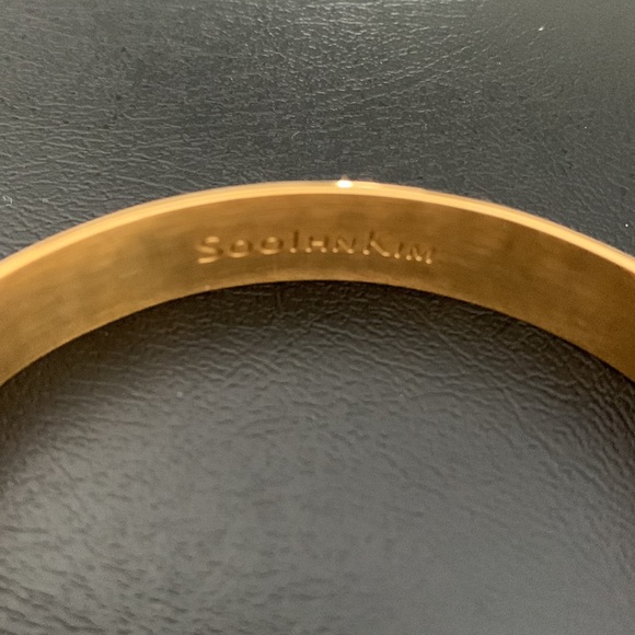 Soo Ihn Kim golden bangle - Picture 2 of 5